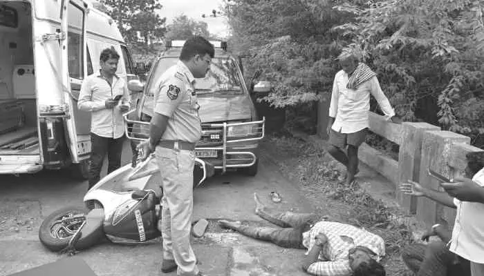 కొండగట్టు దర్శనం ముగించుకుని వస్తుండగా ప్రమాదం కొండగట్టు దర్శనం ముగించుకుని వస్తుండగా ప్రమాదం