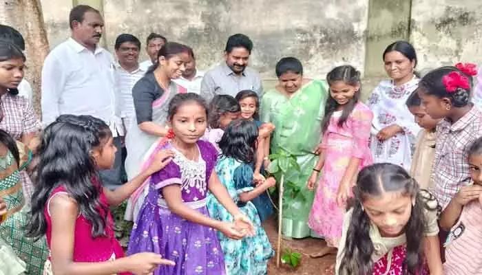 పిల్లలకు రుచికరమైన భోజనం అందుతున్నదా..? పిల్లలకు రుచికరమైన భోజనం అందుతున్నదా..?