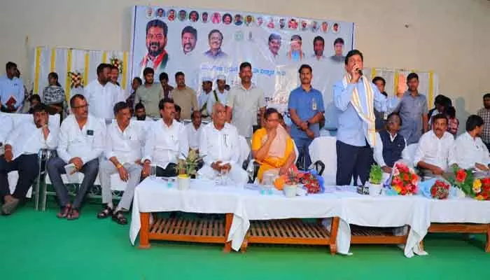 కేసీఆర్ అసెంబ్లీకి రావాలి- కాళేశ్వరంపై వివరణ ఇవ్వాలి కేసీఆర్ అసెంబ్లీకి రావాలి- కాళేశ్వరంపై వివరణ ఇవ్వాలి