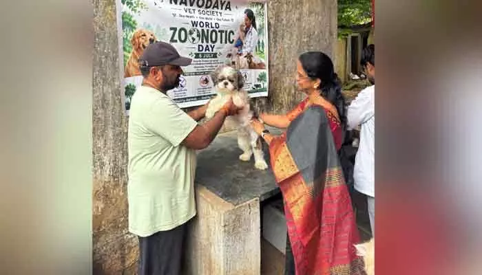 ప్రతి పెంపుడు కుక్కకు రేబిస్ టీకా వేయించాలి ప్రతి పెంపుడు కుక్కకు రేబిస్ టీకా వేయించాలి