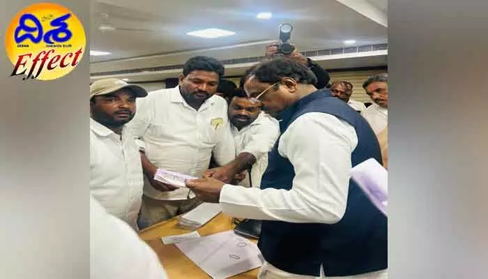 దిశ ఎఫెక్ట్ : శేరిపల్లి బందారం ఎంజేపీ బాలికల పాఠశాల యథాతథం దిశ ఎఫెక్ట్ : శేరిపల్లి బందారం ఎంజేపీ బాలికల పాఠశాల యథాతథం