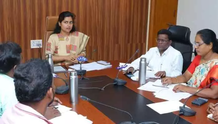 మహిళా సంఘాల రుణాల మంజూరుపై కలెక్టర్ కీలక ఆదేశాలు మహిళా సంఘాల రుణాల మంజూరుపై కలెక్టర్ కీలక ఆదేశాలు