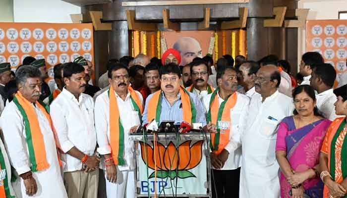 కాళేశ్వరం అవినీతిపై కాంగ్రెస్, బీఆర్ఎస్ నాటకాలు.. బీజేపీ రాష్ట్ర అధ్యక్షుడు రాంచందర్‌ రావు మండిపాటు