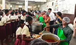గురుకుల పాఠశాలను ఆకస్మిక తనిఖీ చేసిన ఎమ్మార్వో గురుకుల పాఠశాలను ఆకస్మిక తనిఖీ చేసిన ఎమ్మార్వో