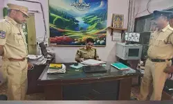 ఆత్మకూరు పోలీస్స్టేషన్ను తనిఖీ చేసిన ఎస్పీ ఆకాంక్ష్ యాదవ్ ఆత్మకూరు పోలీస్స్టేషన్ను తనిఖీ చేసిన ఎస్పీ ఆకాంక్ష్ యాదవ్