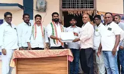 ప్రభుత్వ సంక్షేమ పథకాల ఫలాలు ప్రతి కుటుంబానికి అందాలి : ఏలే మల్లికార్జున్ ప్రభుత్వ సంక్షేమ పథకాల ఫలాలు ప్రతి కుటుంబానికి అందాలి : ఏలే మల్లికార్జున్
