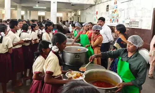 గురుకుల పాఠశాలను ఆకస్మిక తనిఖీ చేసిన ఎమ్మార్వో