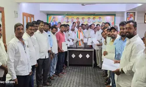 కాంగ్రెస్ బలోపేతానికి సైనికుల్లా పని చేయాలి