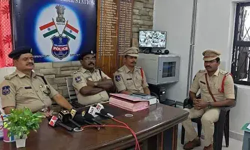 ధర్మారం పోలీస్ స్టేషన్‌ను ఆకస్మికంగా తనిఖీ చేసిన డీసీపీ రాంరెడ్డి