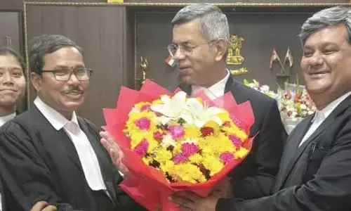 హైకోర్టు సీజేకు జన్మదిన శుభాకాంక్షలు తెలిపిన న్యాయవాదులు