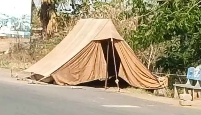 కోరపల్లి చెక్పోస్ట్ వద్ద ఇసుక మాఫియా హల్చల్.. 6 మంది అరెస్ట్ కోరపల్లి చెక్పోస్ట్ వద్ద ఇసుక మాఫియా హల్చల్.. 6 మంది అరెస్ట్
