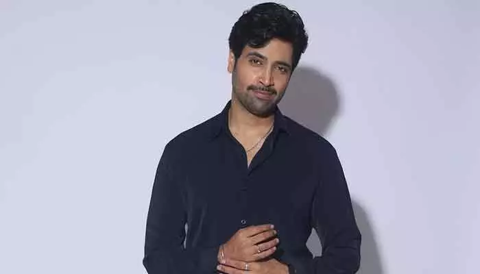 యాక్షన్ డ్రామాతో బాలీవుడ్ ఇండస్ట్రీకి ఎంట్రీ ఇస్తున్న అడివి శేష్! యాక్షన్ డ్రామాతో బాలీవుడ్ ఇండస్ట్రీకి ఎంట్రీ ఇస్తున్న అడివి శేష్!