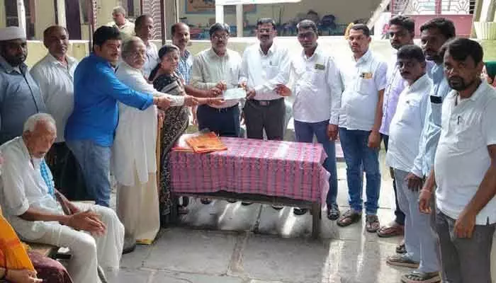 టీజీఎన్పీడీసీఎల్ చారిటీ రూ.20,000 ఆర్థిక సహాయం.. టీజీఎన్పీడీసీఎల్ చారిటీ రూ.20,000 ఆర్థిక సహాయం..
