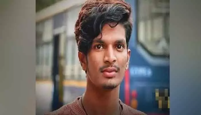యువకుడి ఆత్మహత్య.. సూసైడ్ నోట్ లభ్యం యువకుడి ఆత్మహత్య.. సూసైడ్ నోట్ లభ్యం