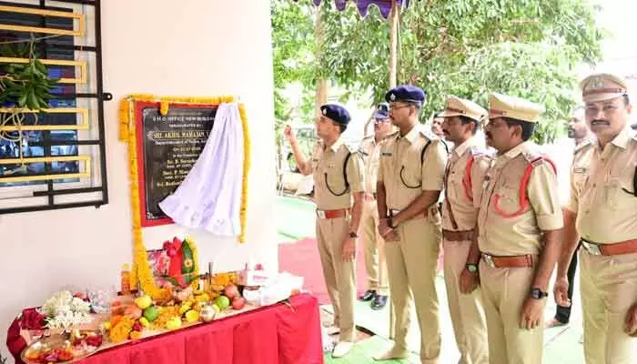 ప్రతి ఒక్క పోలీసు సిబ్బంది జవాబుదారీతనంతో వ్యవహరించాలి : ఎస్పీ అఖిల్ మహాజన్ ప్రతి ఒక్క పోలీసు సిబ్బంది జవాబుదారీతనంతో వ్యవహరించాలి : ఎస్పీ అఖిల్ మహాజన్