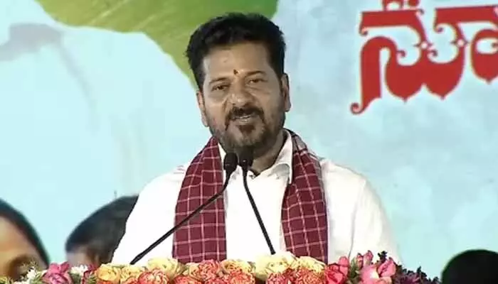 కోటి మంది మహిళలను కోటీశ్వరులను చేస్తాం.. సీఎం రేవంత్ రెడ్డి ఆసక్తికర వ్యాఖ్యలు కోటి మంది మహిళలను కోటీశ్వరులను చేస్తాం.. సీఎం రేవంత్ రెడ్డి ఆసక్తికర వ్యాఖ్యలు