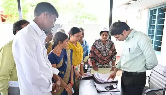 మారుమూల ప్రాంతాల ప్రజలకు అందుబాటులో వైద్య సేవలు మారుమూల ప్రాంతాల ప్రజలకు అందుబాటులో వైద్య సేవలు