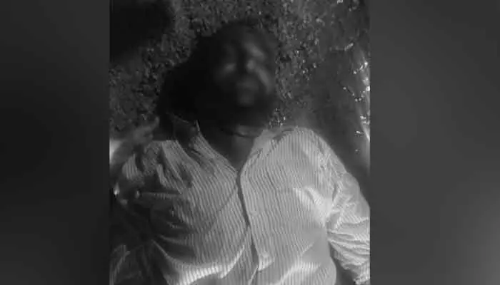 ఢీకొన్న రెండు బైకులు.. ఒకరు మృతి ఢీకొన్న రెండు బైకులు.. ఒకరు మృతి