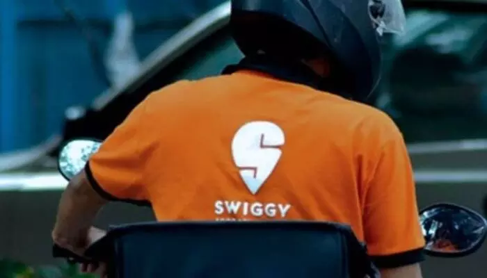 Swiggy: పూర్తి భారతీయ కంపెనీగా స్విగ్గీ Swiggy: పూర్తి భారతీయ కంపెనీగా స్విగ్గీ