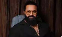 ఒకేసారి మూడు పాన్ ఇండియా సినిమాలు.. క్రేజీ అప్డేట్ ఇస్తూ రిషబ్ శెట్టి ఆసక్తికర కామెంట్స్ ఒకేసారి మూడు పాన్ ఇండియా సినిమాలు.. క్రేజీ అప్డేట్ ఇస్తూ రిషబ్ శెట్టి ఆసక్తికర కామెంట్స్
