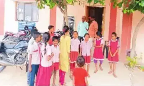 రెండేళ్లుగా ఎంపీడీవో కార్యాలయంలోనే ప్రాథమిక పాఠశాల