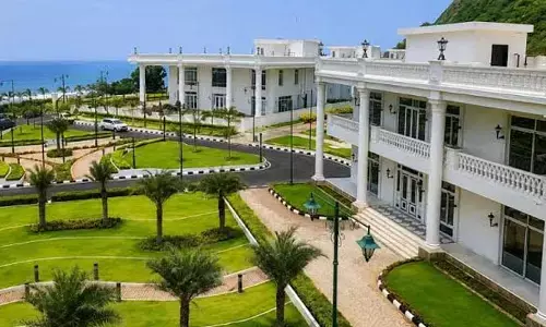 రుషికొండ భవనాల వినియోగంపై పిల్.. వాదనలు