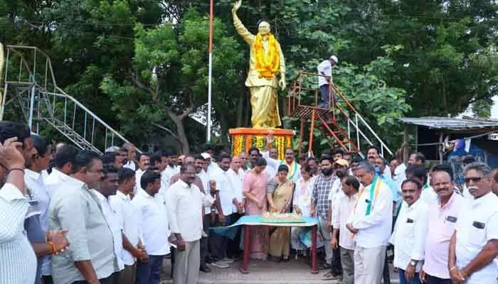 ప్రజల గుండెల్లో చిరస్మరణీయుడు వైయస్సార్: ఎమ్మెల్యే ప్రజల గుండెల్లో చిరస్మరణీయుడు వైయస్సార్: ఎమ్మెల్యే
