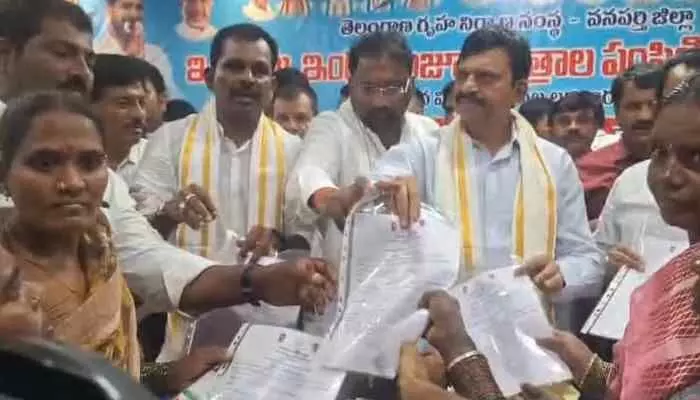 తల తాకట్టు పెట్టైనా ఇచ్చిన హామీలు నెరవేర్చుతాం - మంత్రి పొంగులేటి తల తాకట్టు పెట్టైనా ఇచ్చిన హామీలు నెరవేర్చుతాం - మంత్రి పొంగులేటి