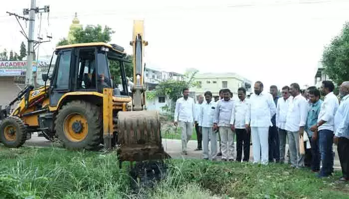 ప్రజలకు ఇచ్చిన హామీలు నెరవేర్చడమే లక్ష్యం:ప్రభుత్వ విప్ ప్రజలకు ఇచ్చిన హామీలు నెరవేర్చడమే లక్ష్యం:ప్రభుత్వ విప్