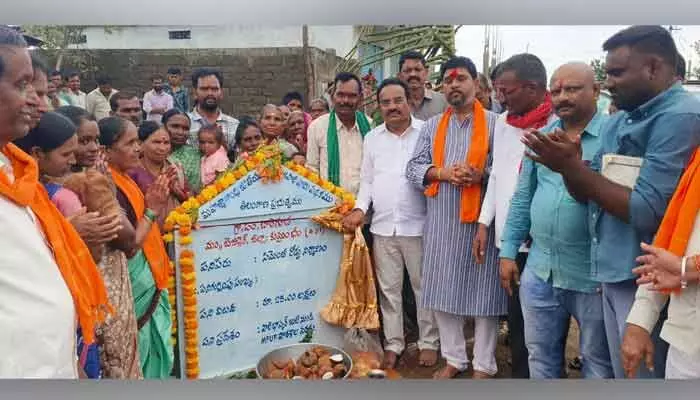 కేంద్రం నిధులతోనే గ్రామాల అభివృద్ధి : ఎంపీ గోడం నగేష్ కేంద్రం నిధులతోనే గ్రామాల అభివృద్ధి : ఎంపీ గోడం నగేష్
