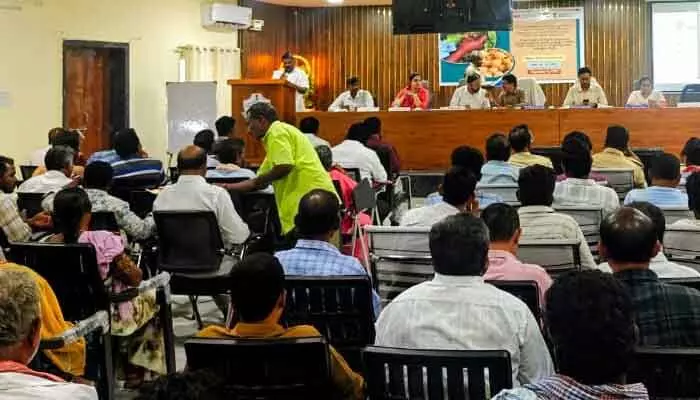 అటవీ ఉత్పత్తుల కనిష్ట ధరలపై పునః సమీక్ష: డాక్టర్ సయ్యద్ ఆరిఫ్ వలీ అటవీ ఉత్పత్తుల కనిష్ట ధరలపై పునః సమీక్ష: డాక్టర్ సయ్యద్ ఆరిఫ్ వలీ