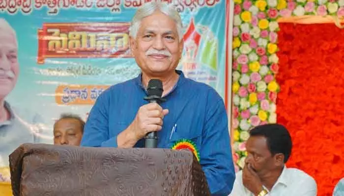 సోషల్ మీడియా హద్దులు దాటితే ప్రమాదకరం: ప్రెస్ అకాడమీ చైర్మన్ శ్రీనివాస్ రెడ్డి సోషల్ మీడియా హద్దులు దాటితే ప్రమాదకరం: ప్రెస్ అకాడమీ చైర్మన్ శ్రీనివాస్ రెడ్డి