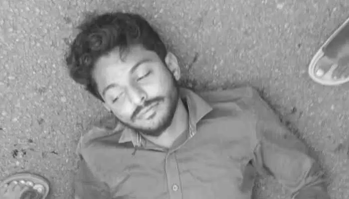 ఆర్టీసీ బస్సు ఢీ..ఇంజనీరింగ్ విద్యార్ధికి తీవ్ర గాయాలు ఆర్టీసీ బస్సు ఢీ..ఇంజనీరింగ్ విద్యార్ధికి తీవ్ర గాయాలు