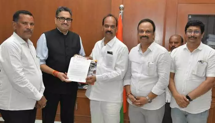 డీఎస్సీ 2003 ఉపాధ్యాయులకు ఓపీఎస్ అమలు చేయాలి: ఎస్టీయూటీఎస్ డీఎస్సీ 2003 ఉపాధ్యాయులకు ఓపీఎస్ అమలు చేయాలి: ఎస్టీయూటీఎస్