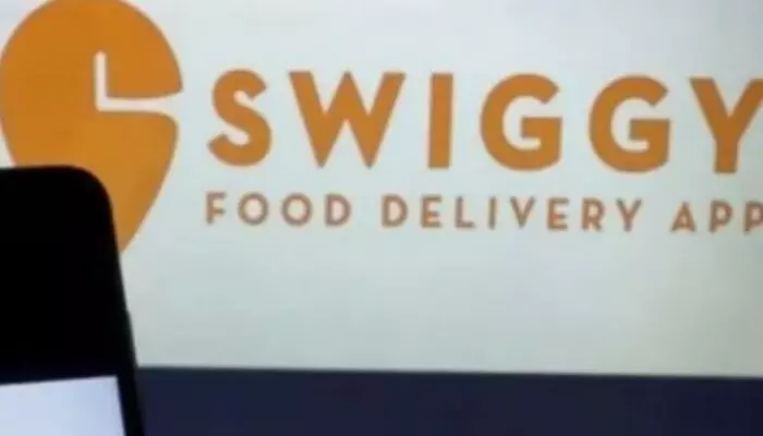 Swiggy: మూడు రెట్లు పెరిగిన ‘ఫుడ్ ఆన్ ట్రైన్’ ఆర్డర్లు Swiggy: మూడు రెట్లు పెరిగిన ‘ఫుడ్ ఆన్ ట్రైన్’ ఆర్డర్లు