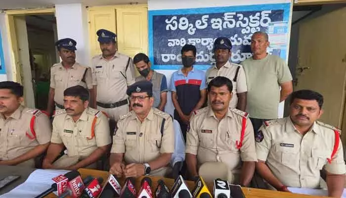 అప్పడాల ప్యాకెట్ ఆధారంగా హత్య కేసు ఛేదన అప్పడాల ప్యాకెట్ ఆధారంగా హత్య కేసు ఛేదన
