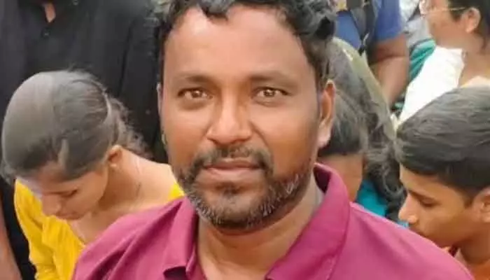 బైక్ ఎక్కడని తండ్రి అడిగాడని పురుగుల మందు తాగి యువకుడు బలవన్మరణం బైక్ ఎక్కడని తండ్రి అడిగాడని పురుగుల మందు తాగి యువకుడు బలవన్మరణం