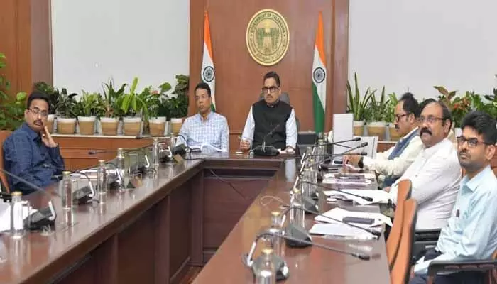 నీటిపారుదల, రైల్వే ప్రాజెక్టుల పురోగతిపై కేంద్ర, రాష్ట్ర అధికారుల సమీక్ష నీటిపారుదల, రైల్వే ప్రాజెక్టుల పురోగతిపై కేంద్ర, రాష్ట్ర అధికారుల సమీక్ష