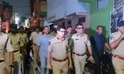 మంగర్ బస్తీలో 1100 మంది పోలీసులతో కార్డెన్ సెర్చ్ ఆపరేషన్.. మంగర్ బస్తీలో 1100 మంది పోలీసులతో కార్డెన్ సెర్చ్ ఆపరేషన్..