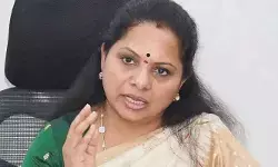 ఆంబోతులు.. అడ్డగాడిదల్లా అడ్డుకుంటారా?.. కేటీఆర్, హరీశ్ రావుపై కవిత ఘాటు విమర్శలు