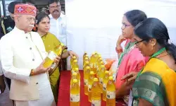 స్వయం సహాయక సంఘాల ఉత్పత్తులపై గవర్నర్ ప్రశంసలు స్వయం సహాయక సంఘాల ఉత్పత్తులపై గవర్నర్ ప్రశంసలు
