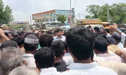 మొలకెత్తని సోయా.. ధర్నాకు దిగిన రైతులు..!