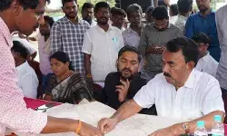 రైతులను కార్యాలయాల చుట్టూ తిప్పొద్దు రైతులను కార్యాలయాల చుట్టూ తిప్పొద్దు