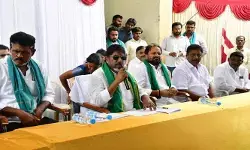వ్యక్తిగతంగానే జర్నలిస్టులకు ఇండ్ల స్థలాలు