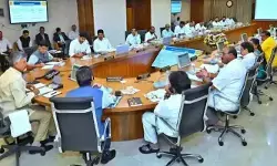 రేపు ఏపీ కేబినెట్ మీటింగ్.. అమరావతి ల్యాండ్ పూలింగ్ రైతులకు భారీ ఊరట రేపు ఏపీ కేబినెట్ మీటింగ్.. అమరావతి ల్యాండ్ పూలింగ్ రైతులకు భారీ ఊరట