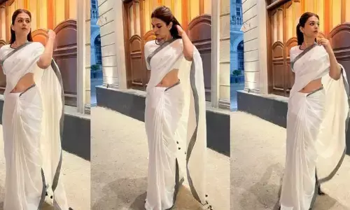 వైట్ శారీలో నాజూకు నడుమందాలతో ఆకట్టుకుంటున్న శ్రద్ధా దాస్
