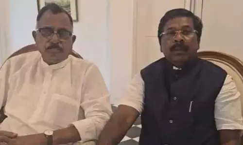 గురుకుల విద్యార్థుల ఫుడ్ పాయిజన్ పై ఆరా తీసిన ఎమ్మెల్యే, ఎంపీ