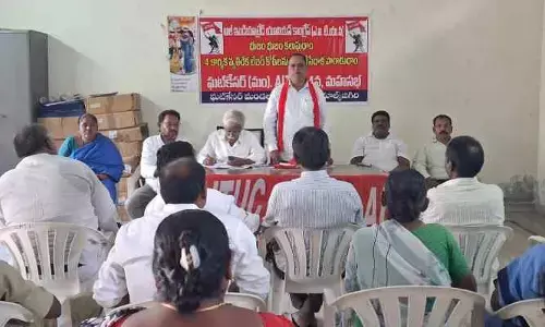 కార్మికులకు వ్యతిరేకంగా తీసుకొచ్చిన నాలుగు కోడ్స్ రద్దు చేయాలి