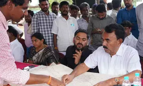 రైతులను కార్యాలయాల చుట్టూ తిప్పొద్దు