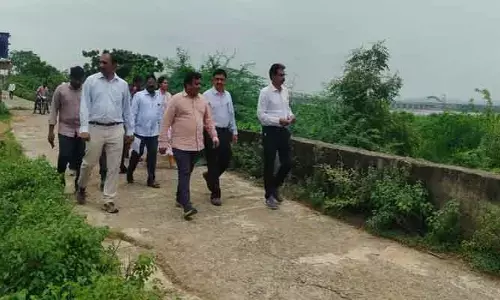 కరకట్ట సందర్శించిన ప్రత్యేక కమిటీ